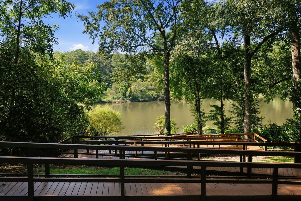 1400 Lake Emory