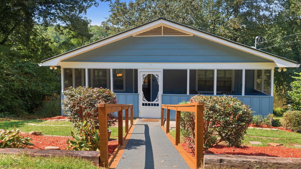1400 Lake Emory