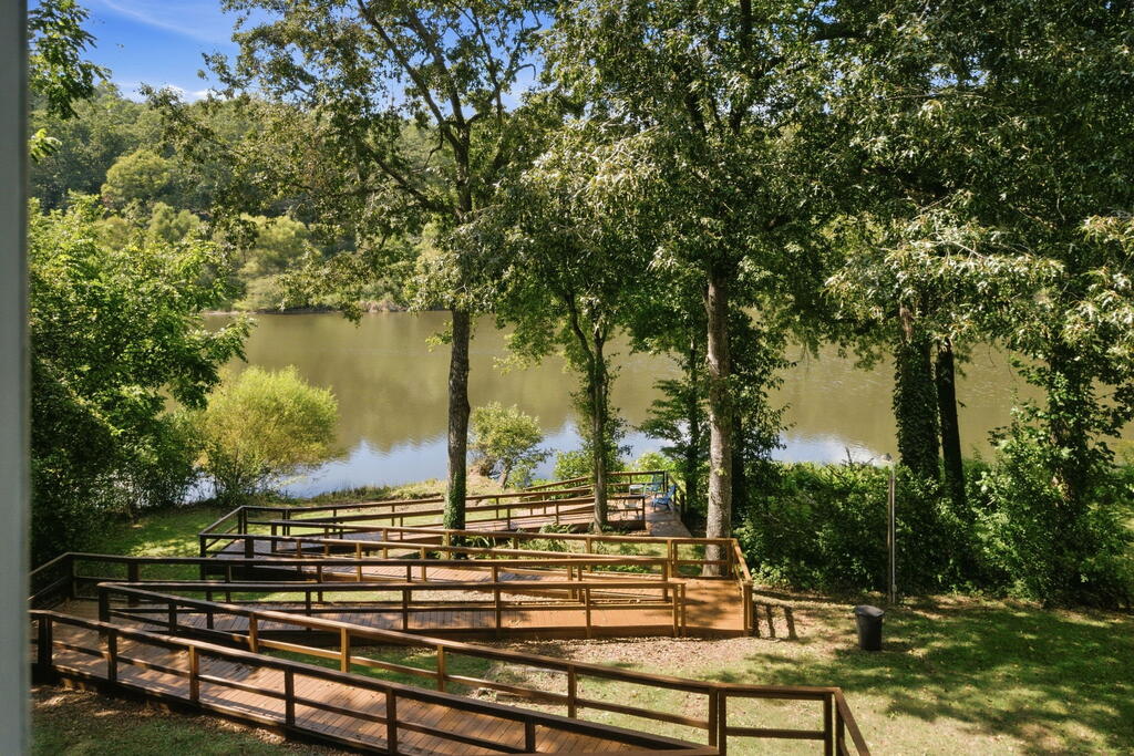 1400 Lake Emory