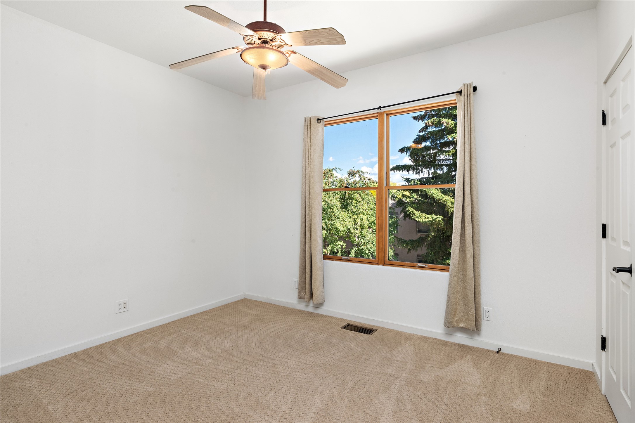 601 W San Mateo Unit: 194