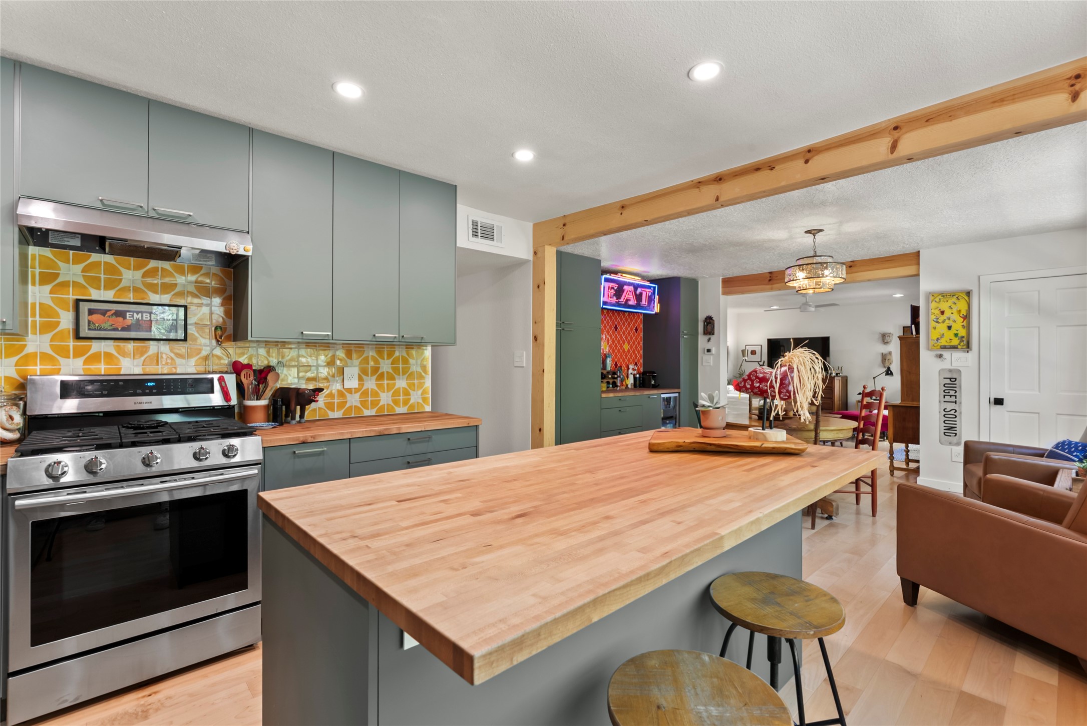 1009 Velarde Road