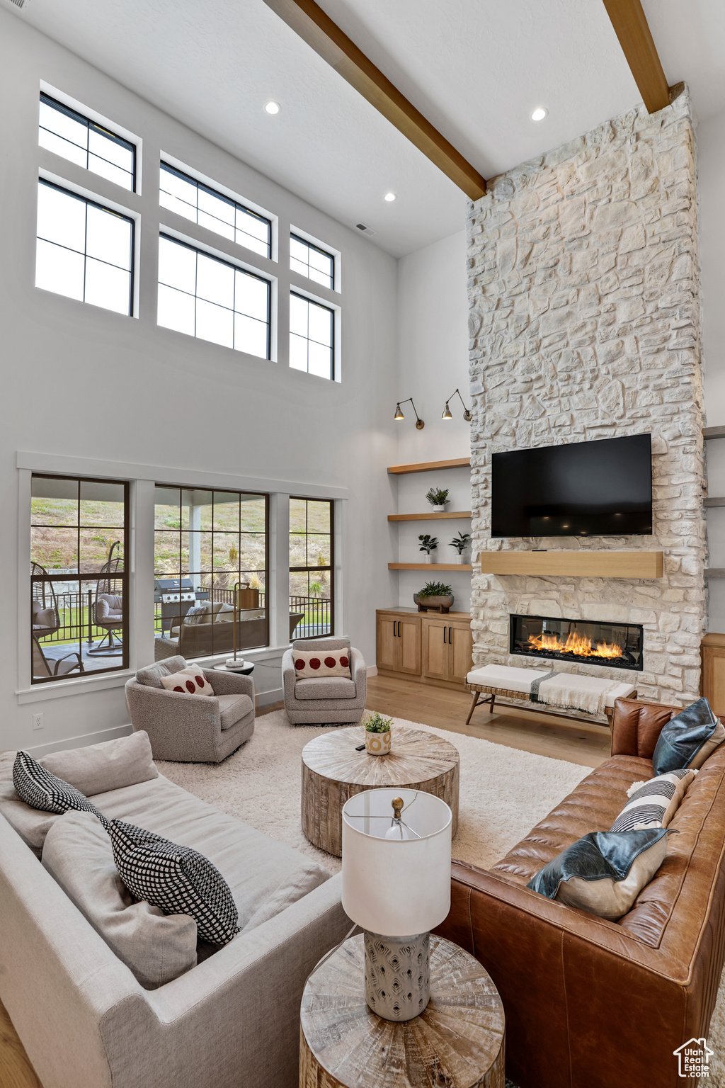 1364 W AUTUMN VIEW DR