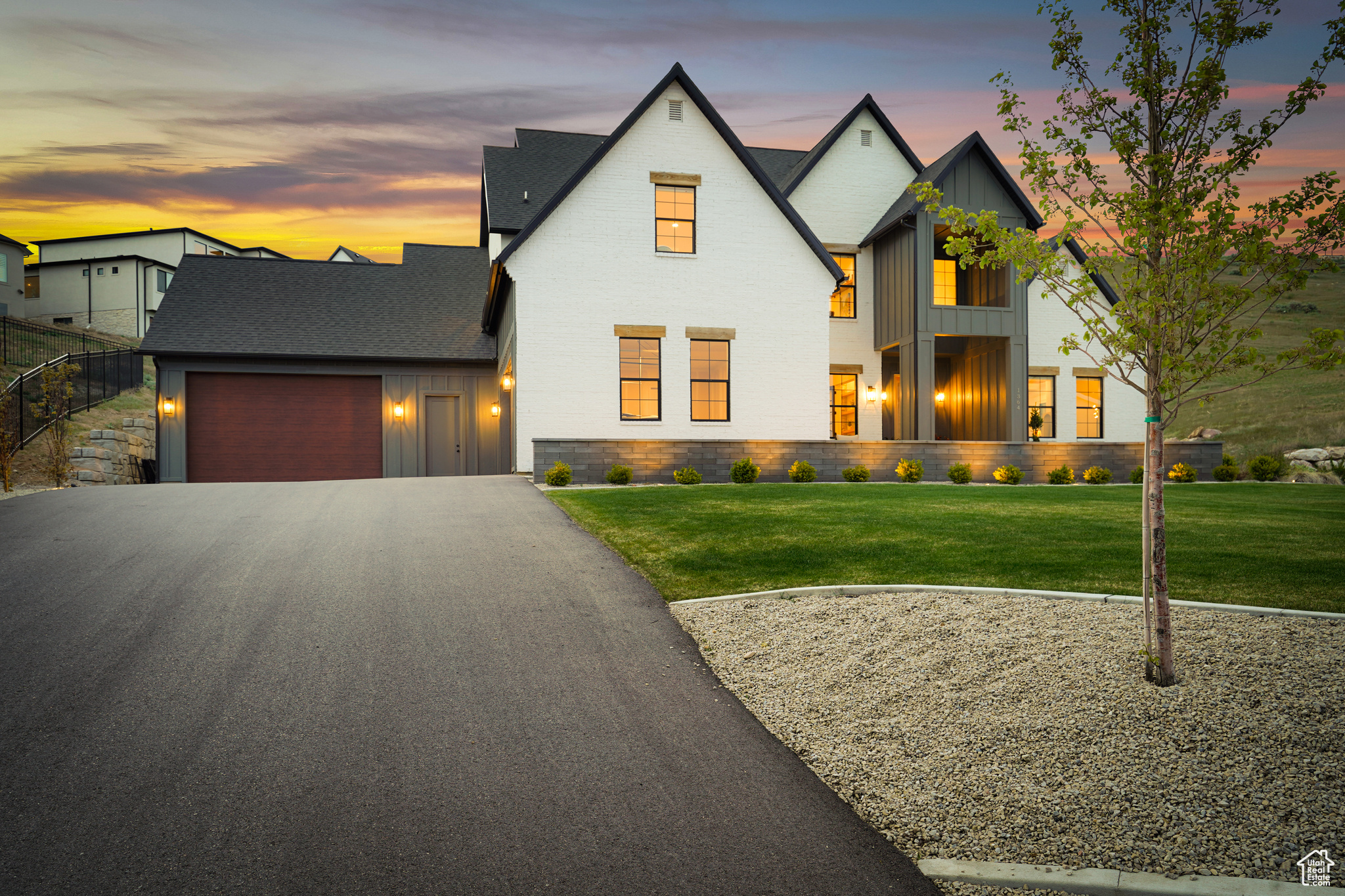 1364 W AUTUMN VIEW DR