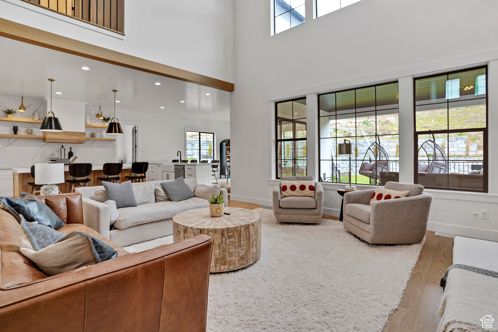 1364 W AUTUMN VIEW DR