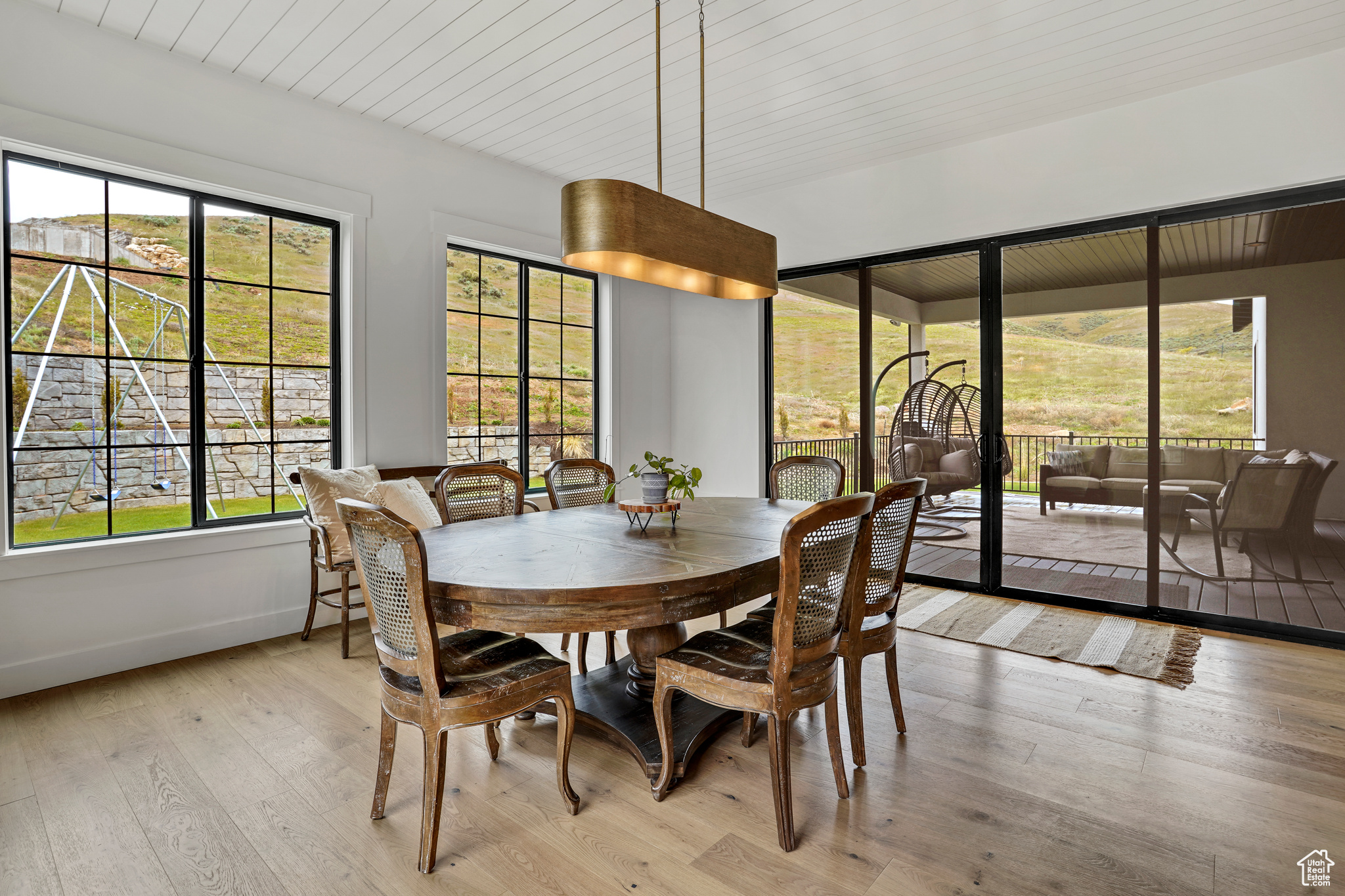 1364 W AUTUMN VIEW DR