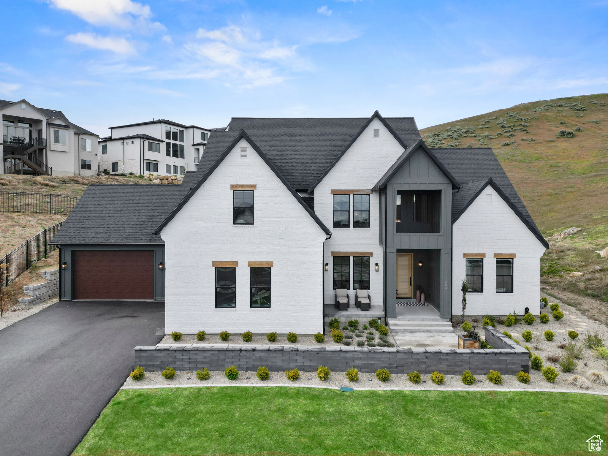 1364 W AUTUMN VIEW DR