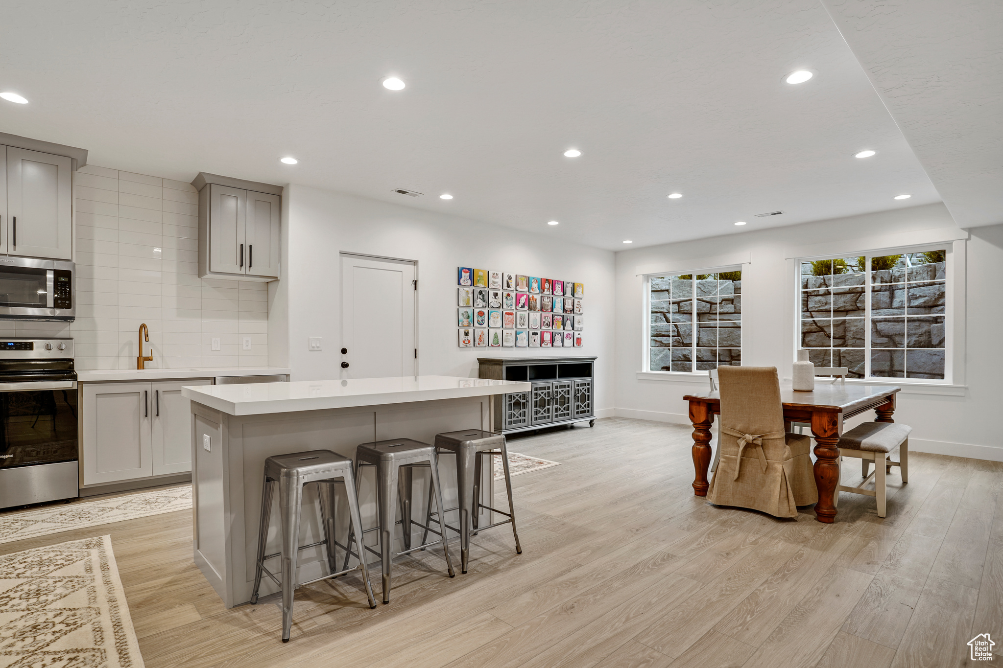 1364 W AUTUMN VIEW DR