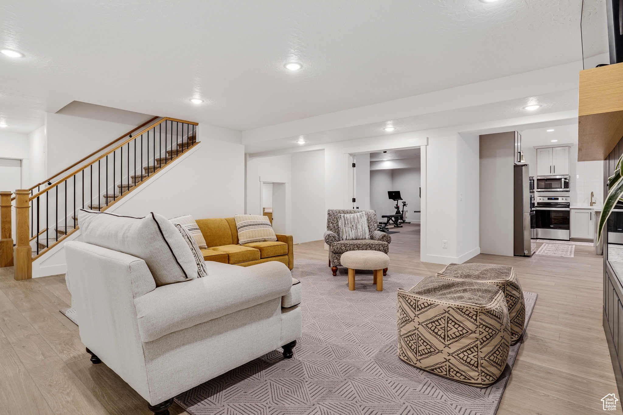 1364 W AUTUMN VIEW DR