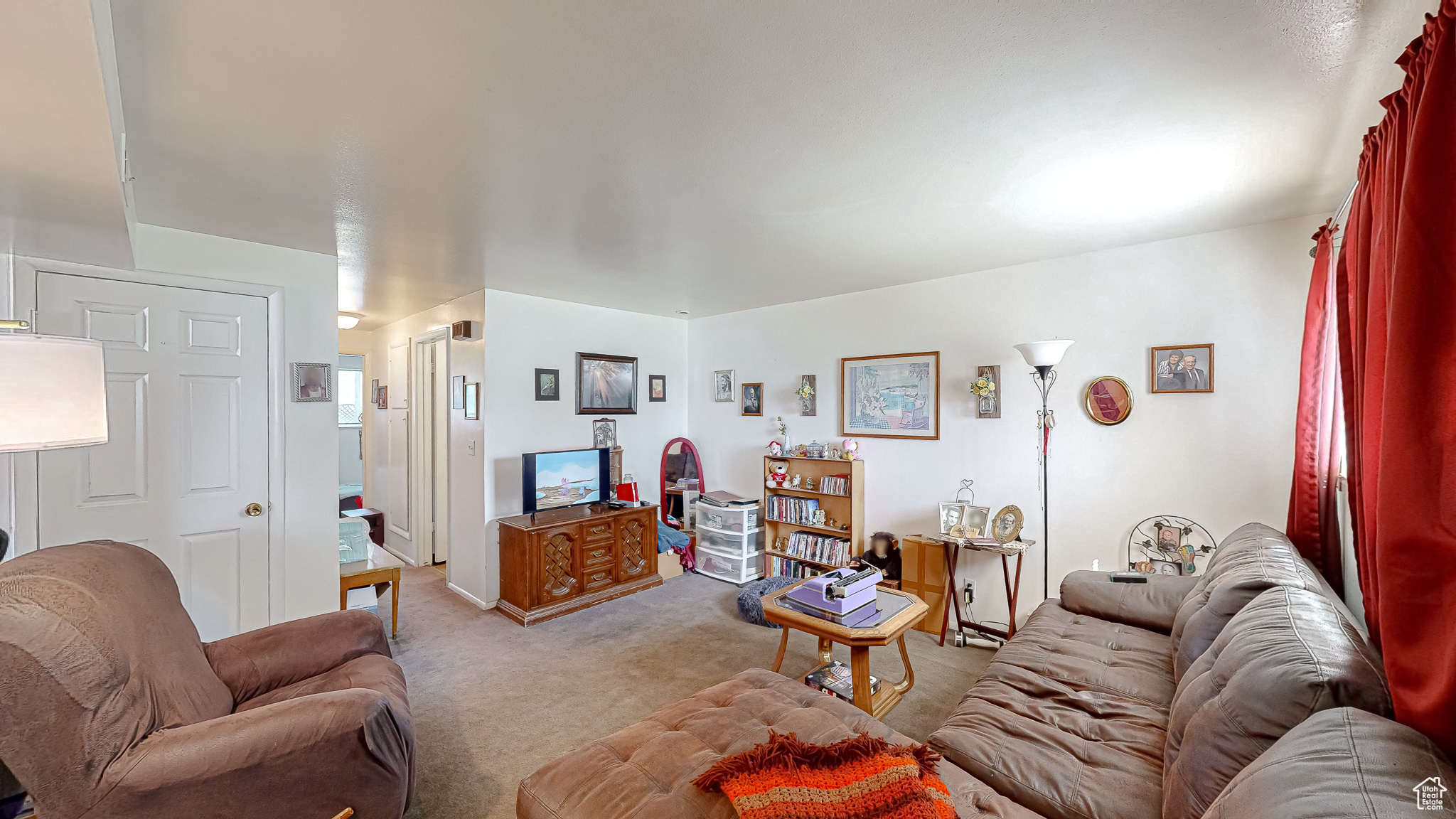 752 W HEATHER LN
