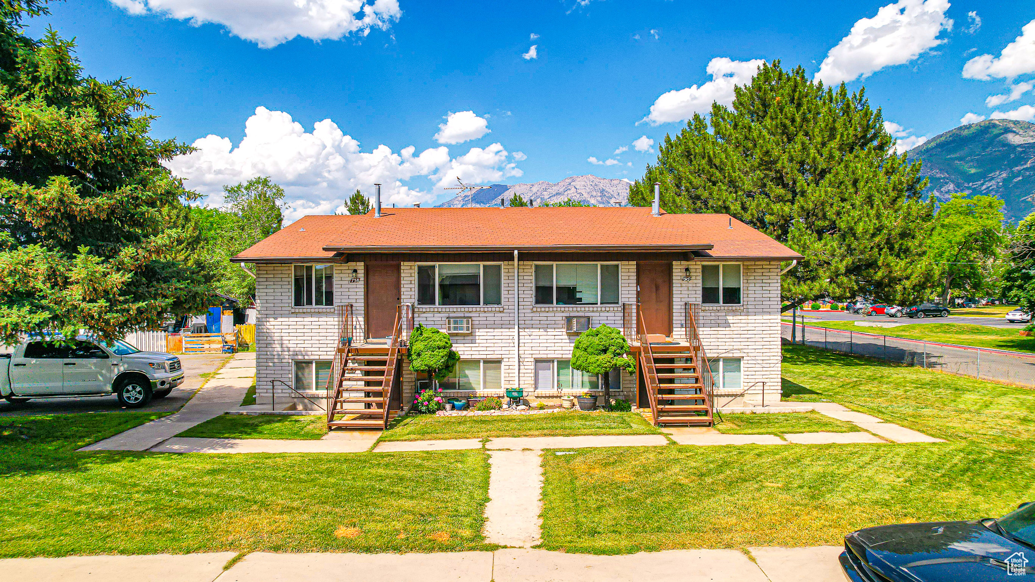 752 W HEATHER LN