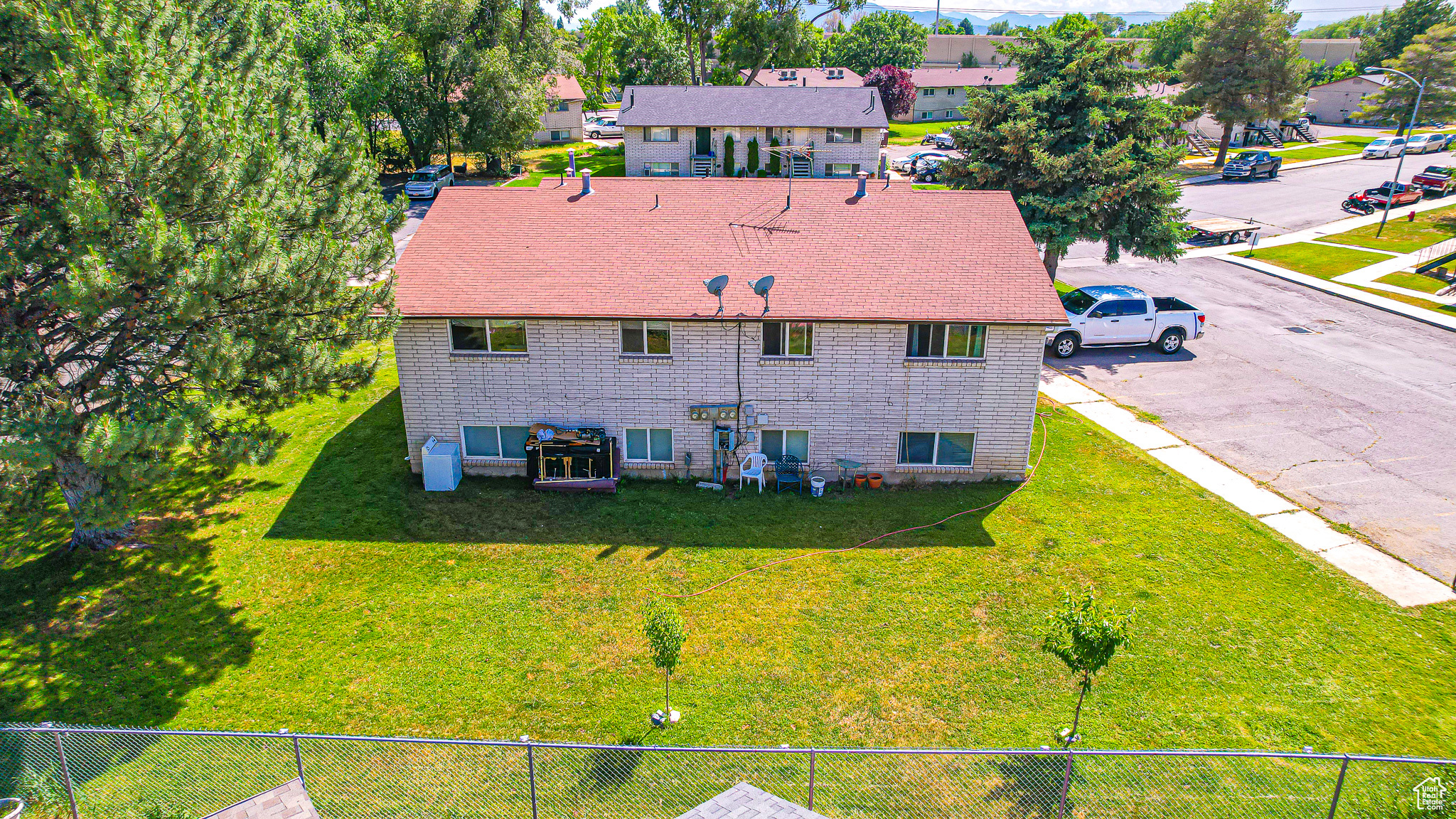 752 W HEATHER LN