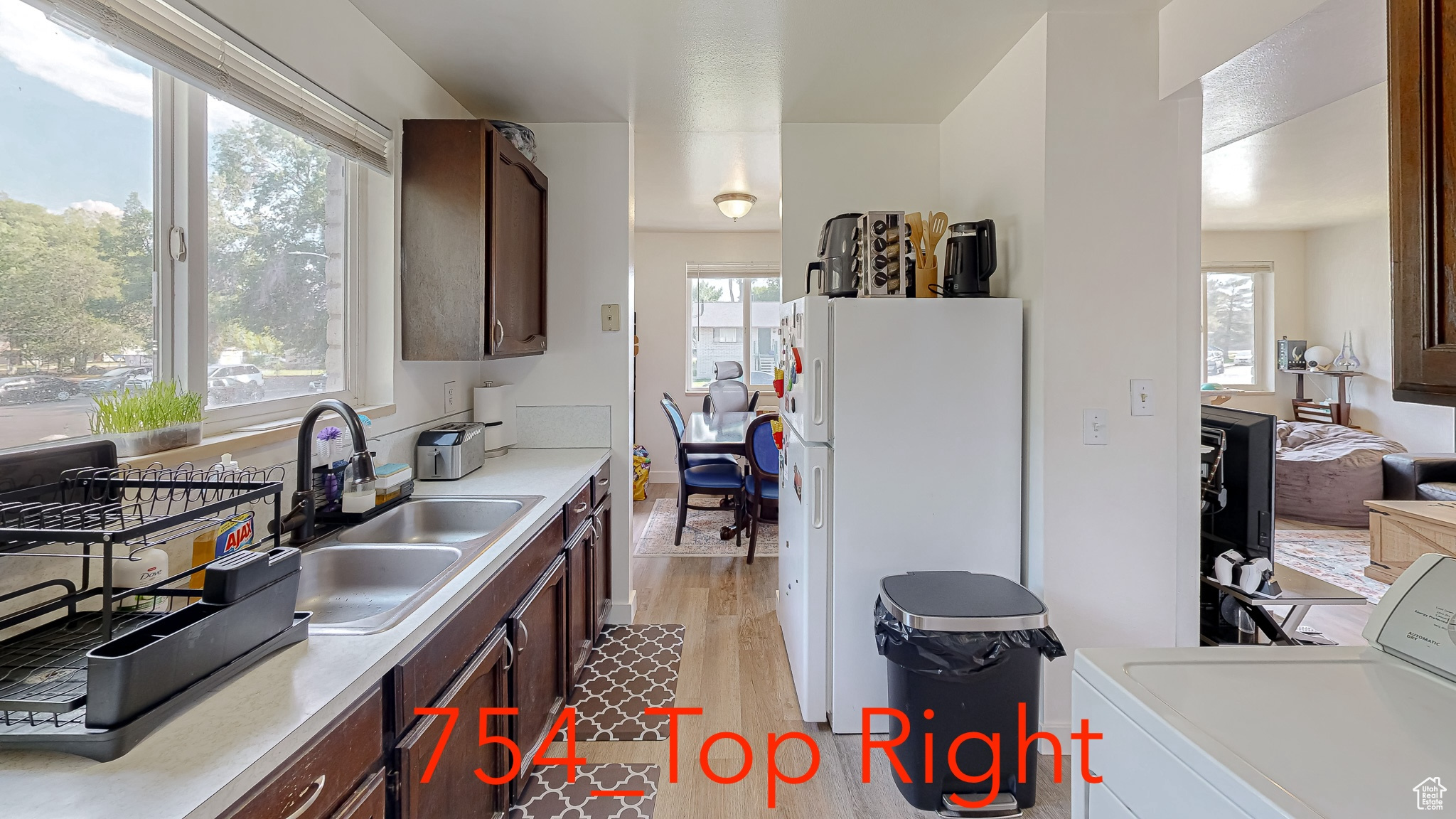 752 W HEATHER LN