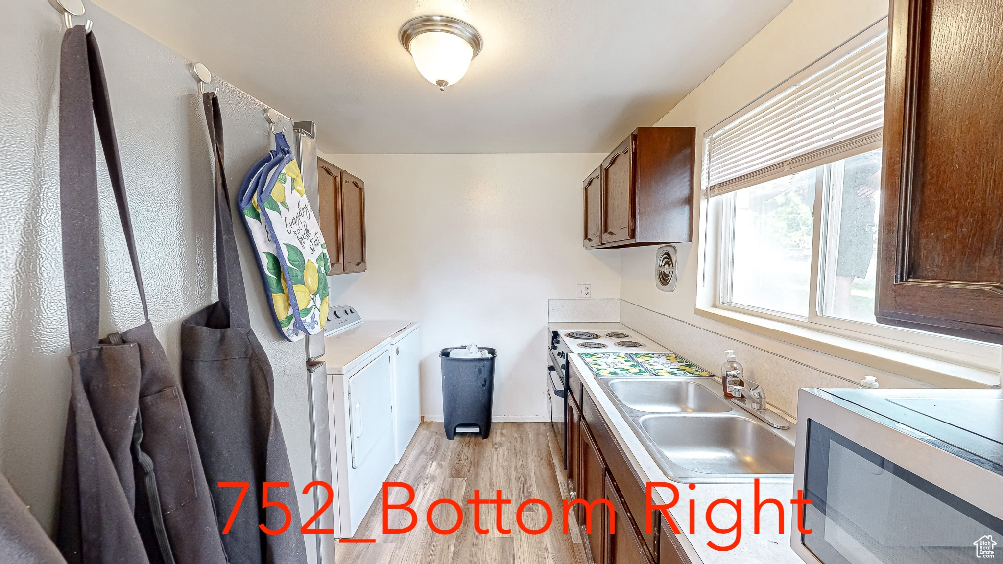 752 W HEATHER LN