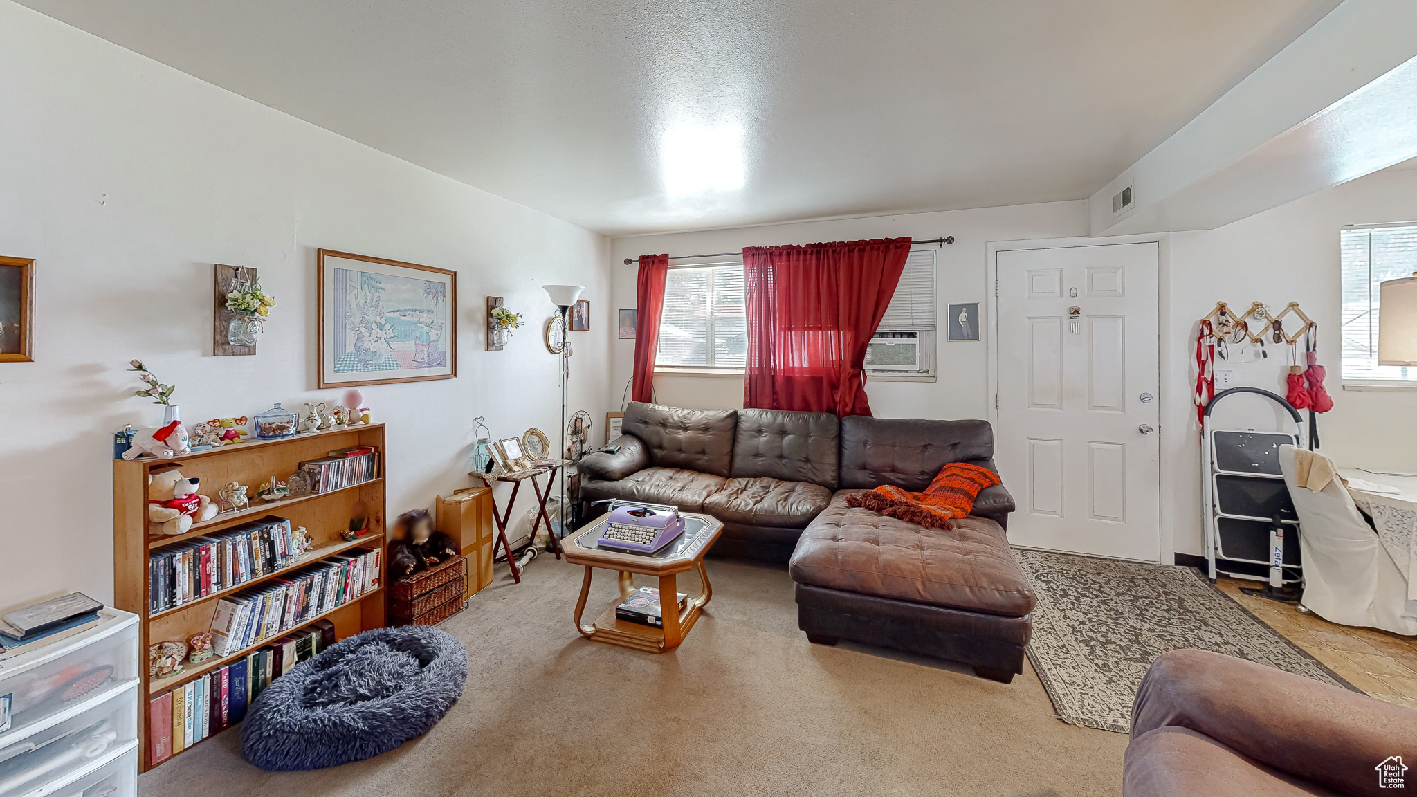 752 W HEATHER LN