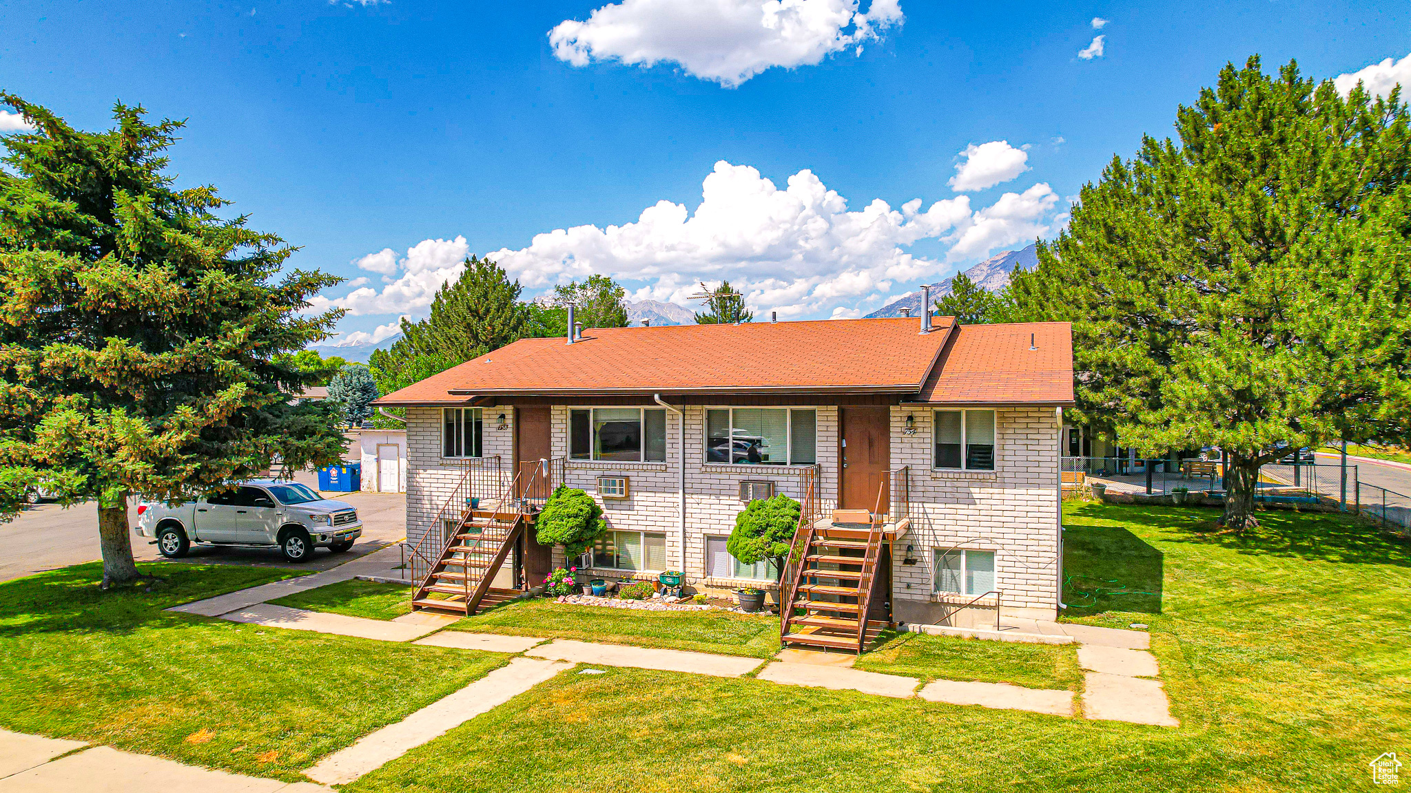 752 W HEATHER LN