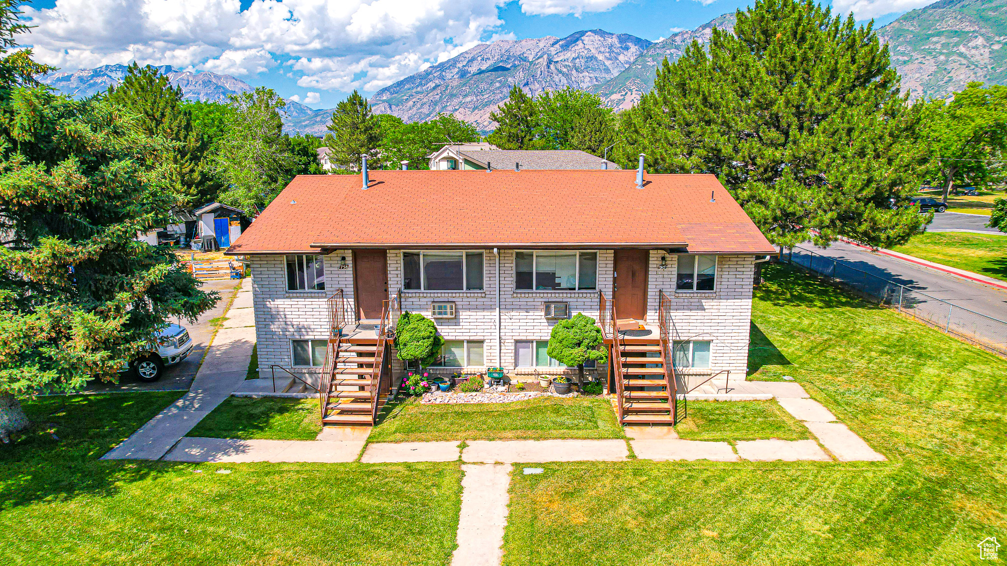 752 W HEATHER LN