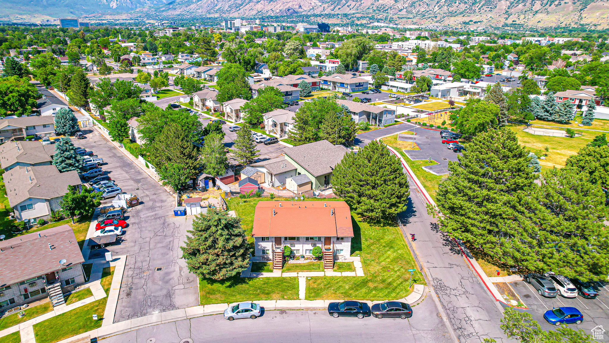 752 W HEATHER LN
