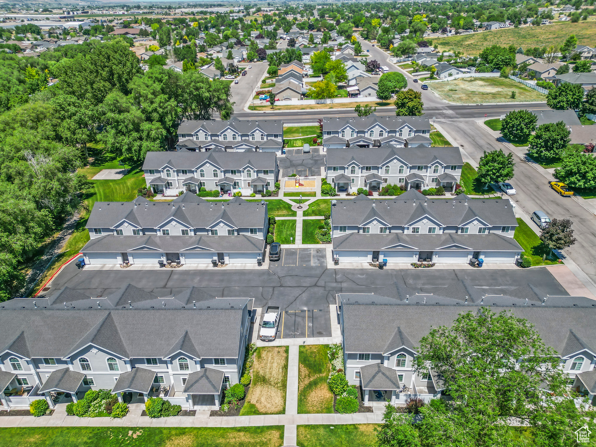 815 W BIG LEAF CT