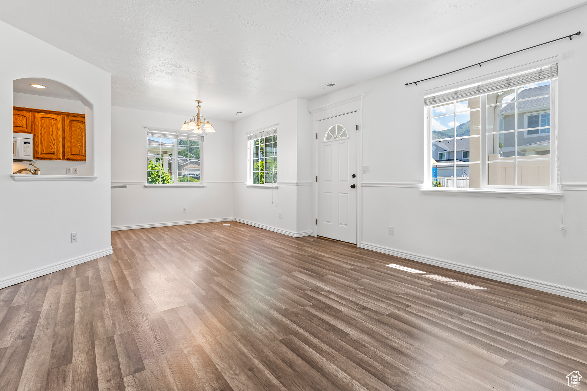 815 W BIG LEAF CT