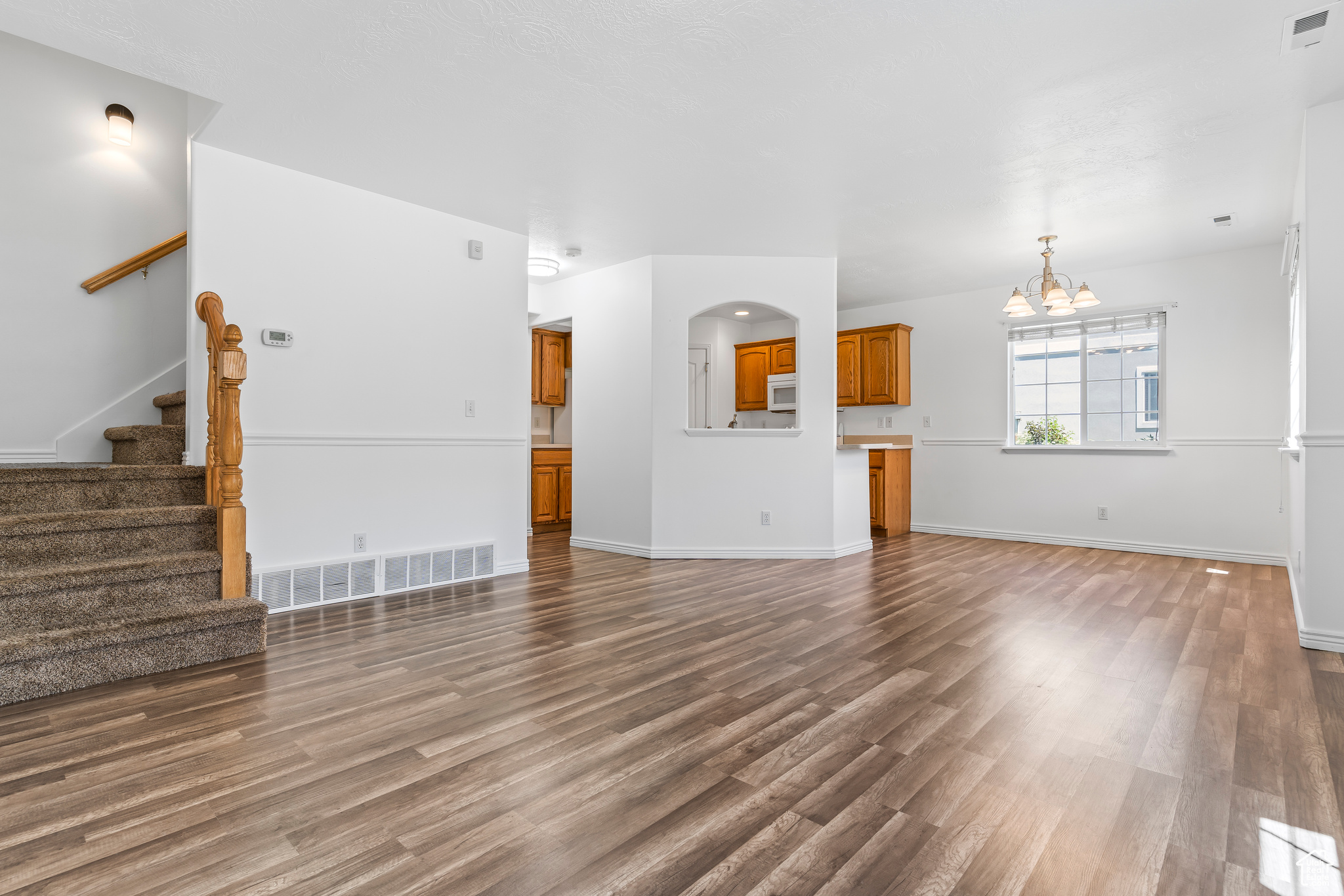 815 W BIG LEAF CT