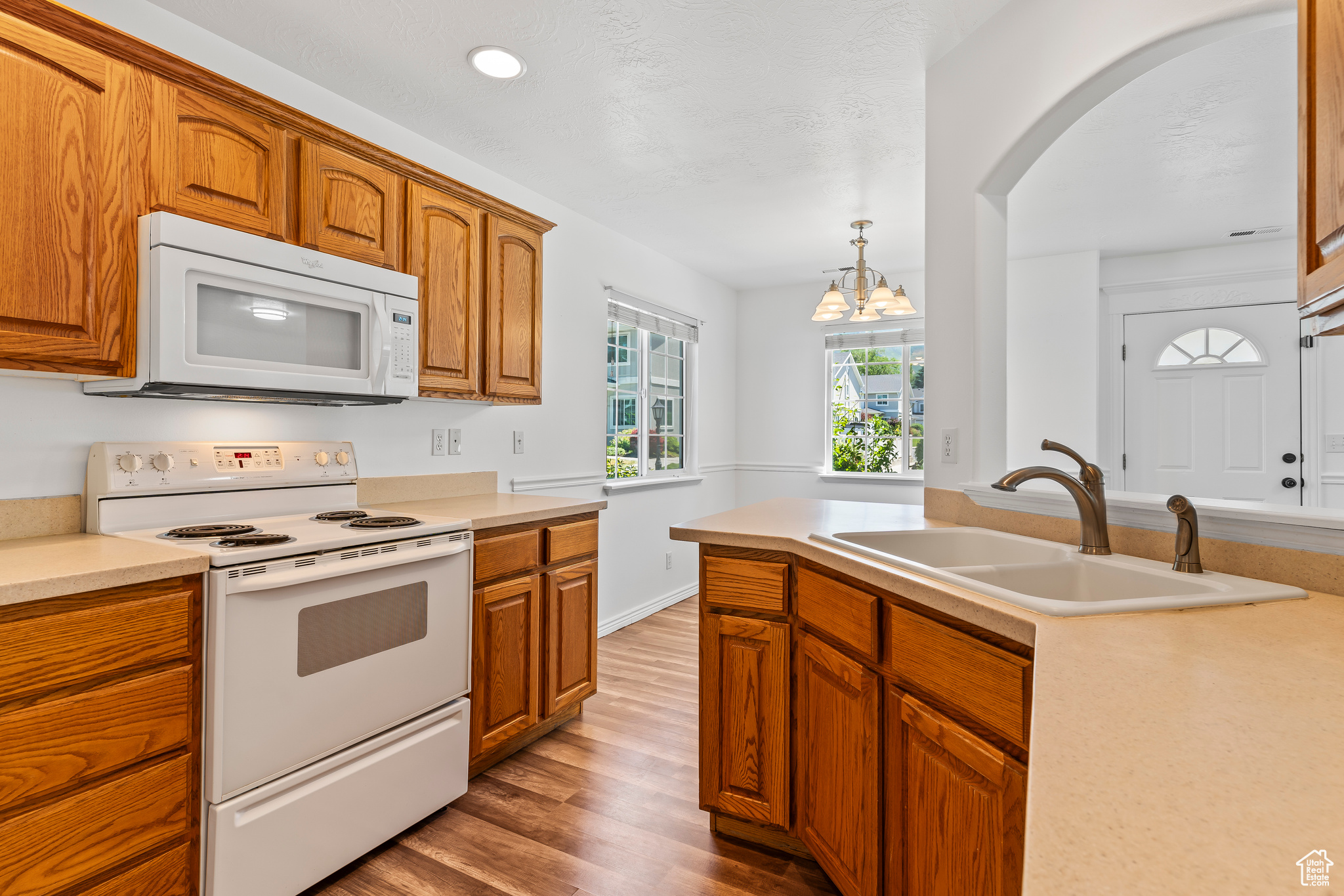 815 W BIG LEAF CT