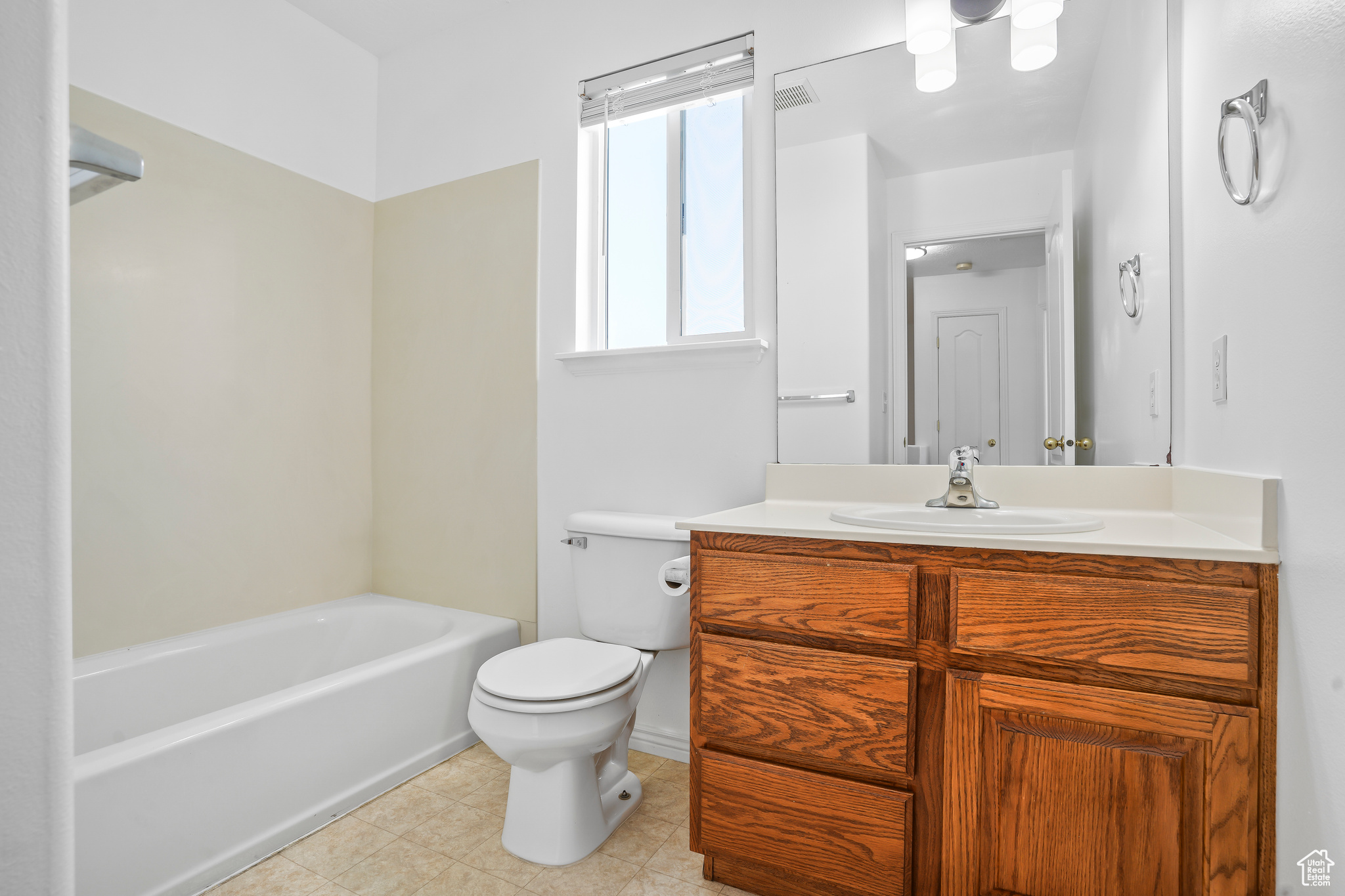 815 W BIG LEAF CT