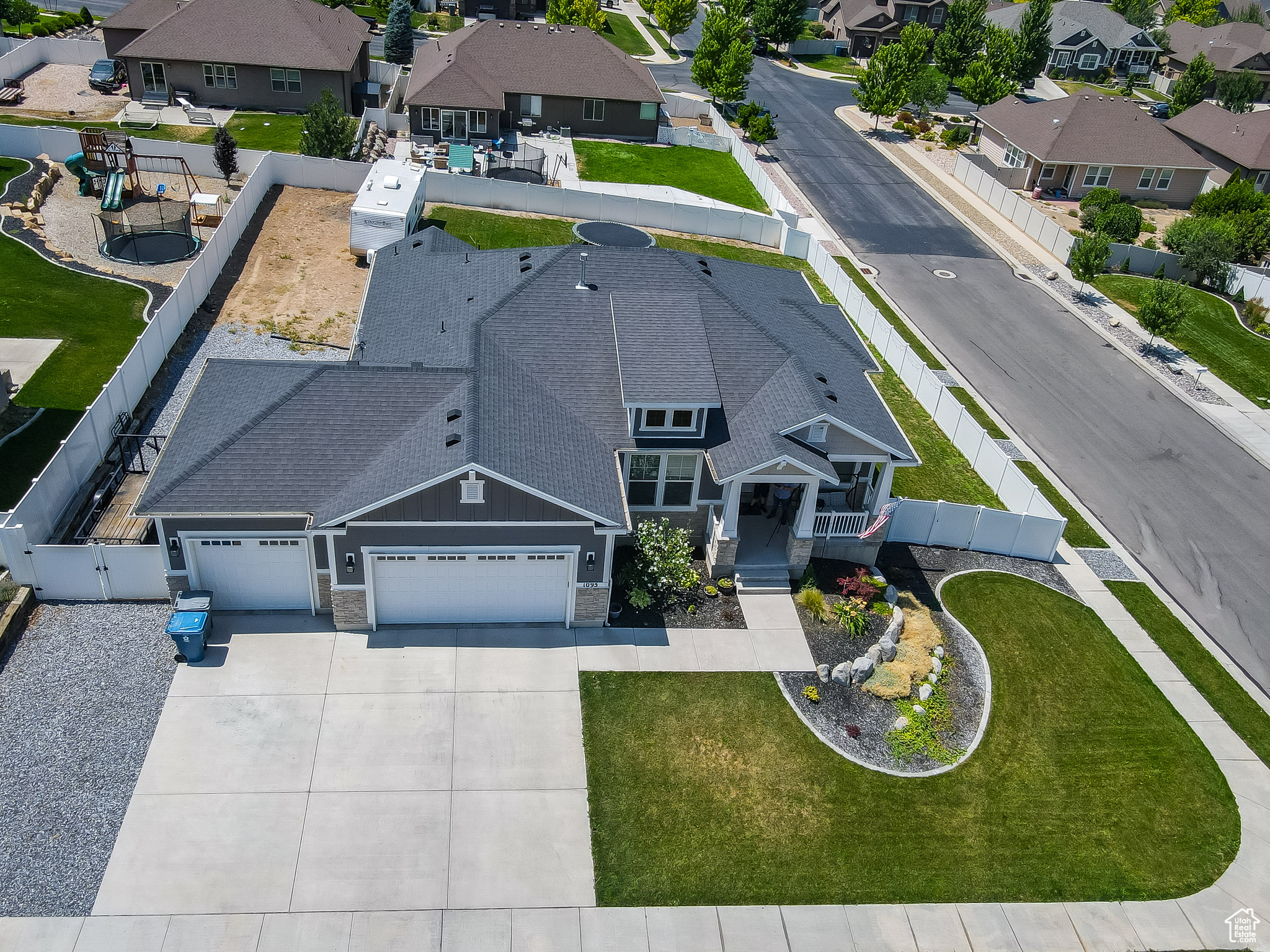 1095 N CHRISTLEY LN
