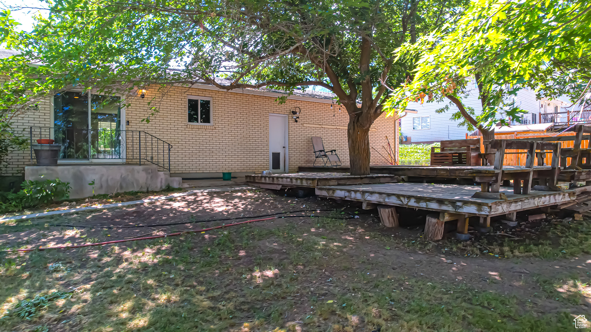 44 S ASTOR LN