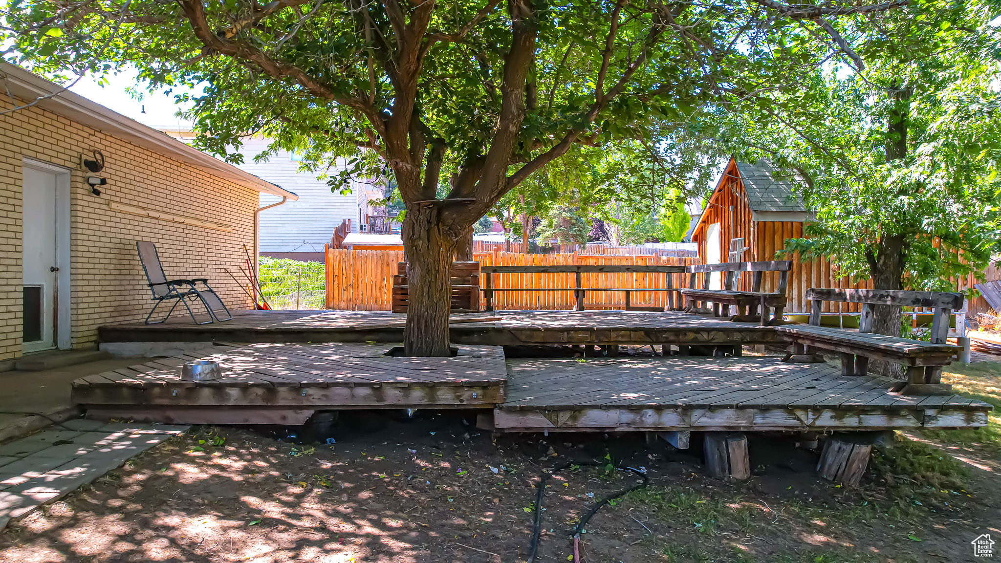 44 S ASTOR LN