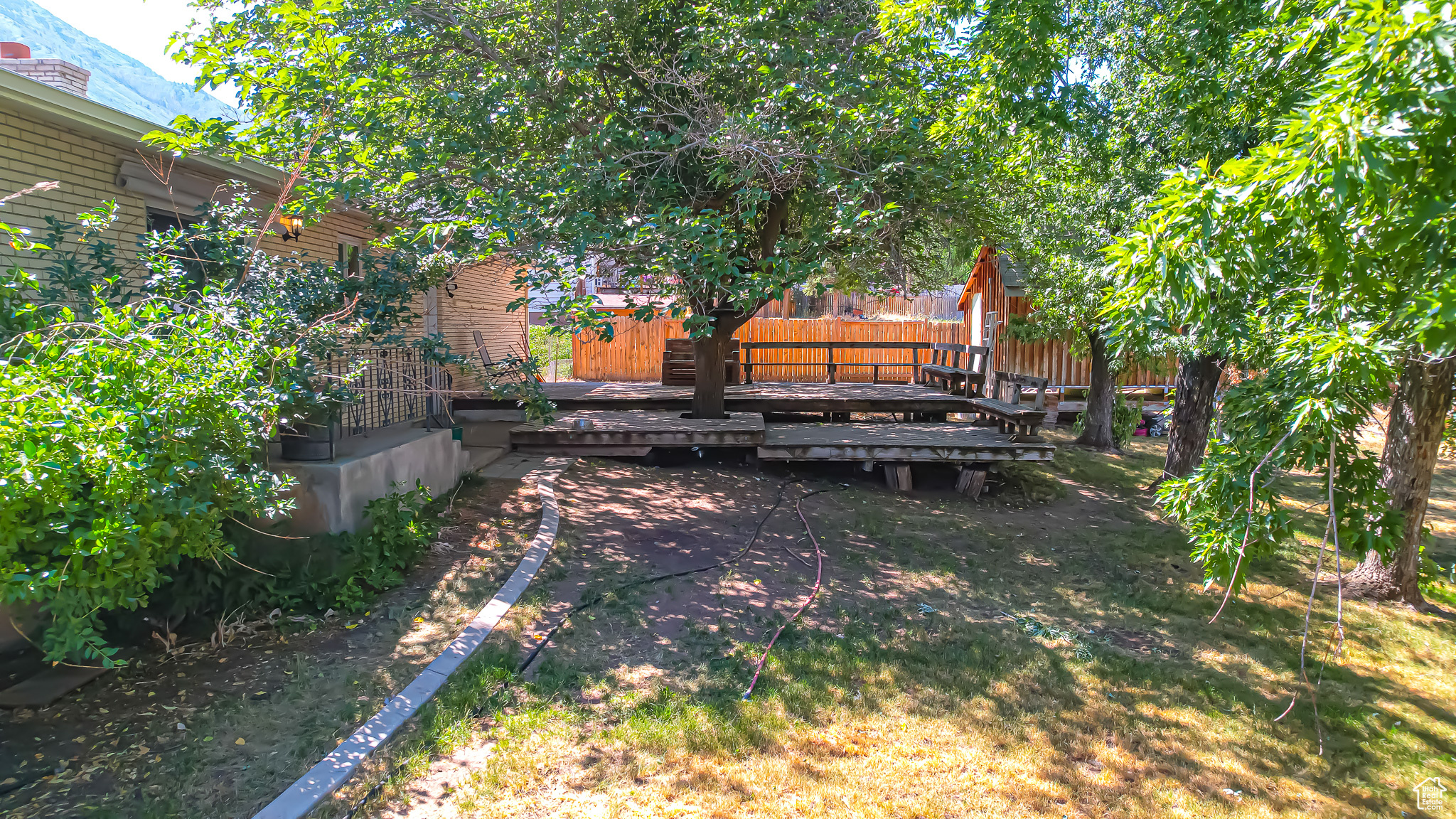 44 S ASTOR LN