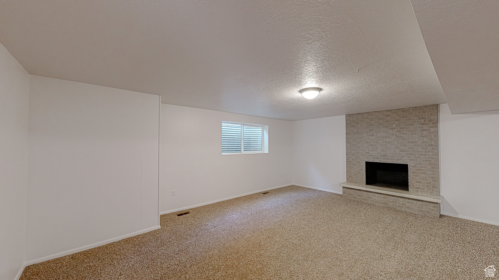 44 S ASTOR LN