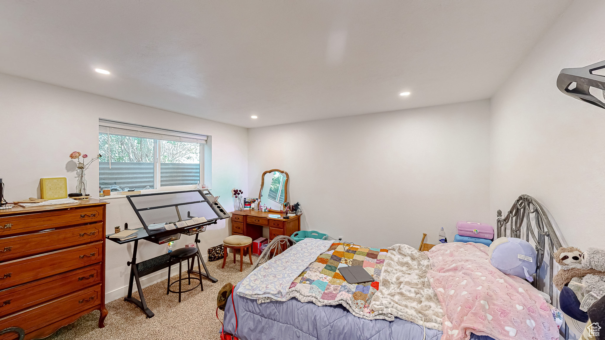 44 S ASTOR LN
