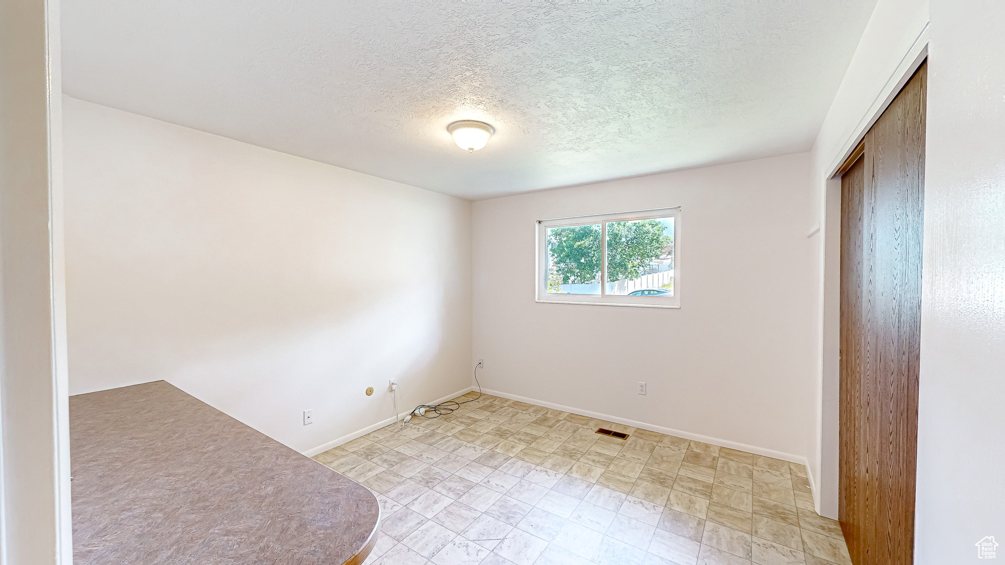 44 S ASTOR LN