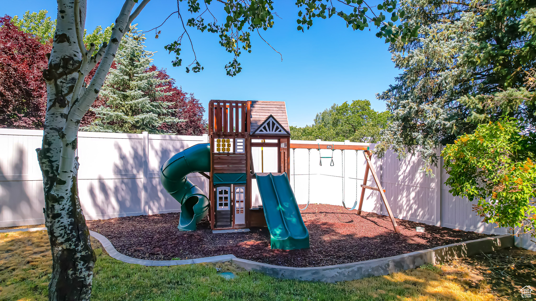 44 S ASTOR LN