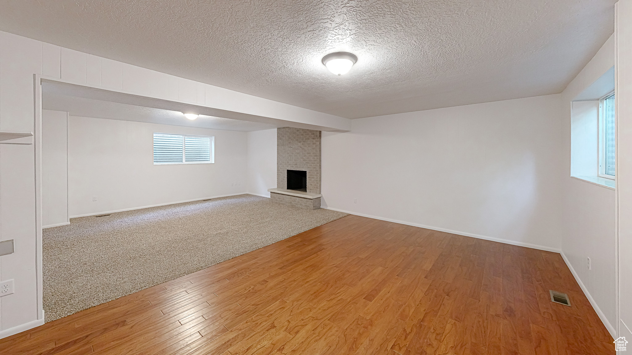 44 S ASTOR LN