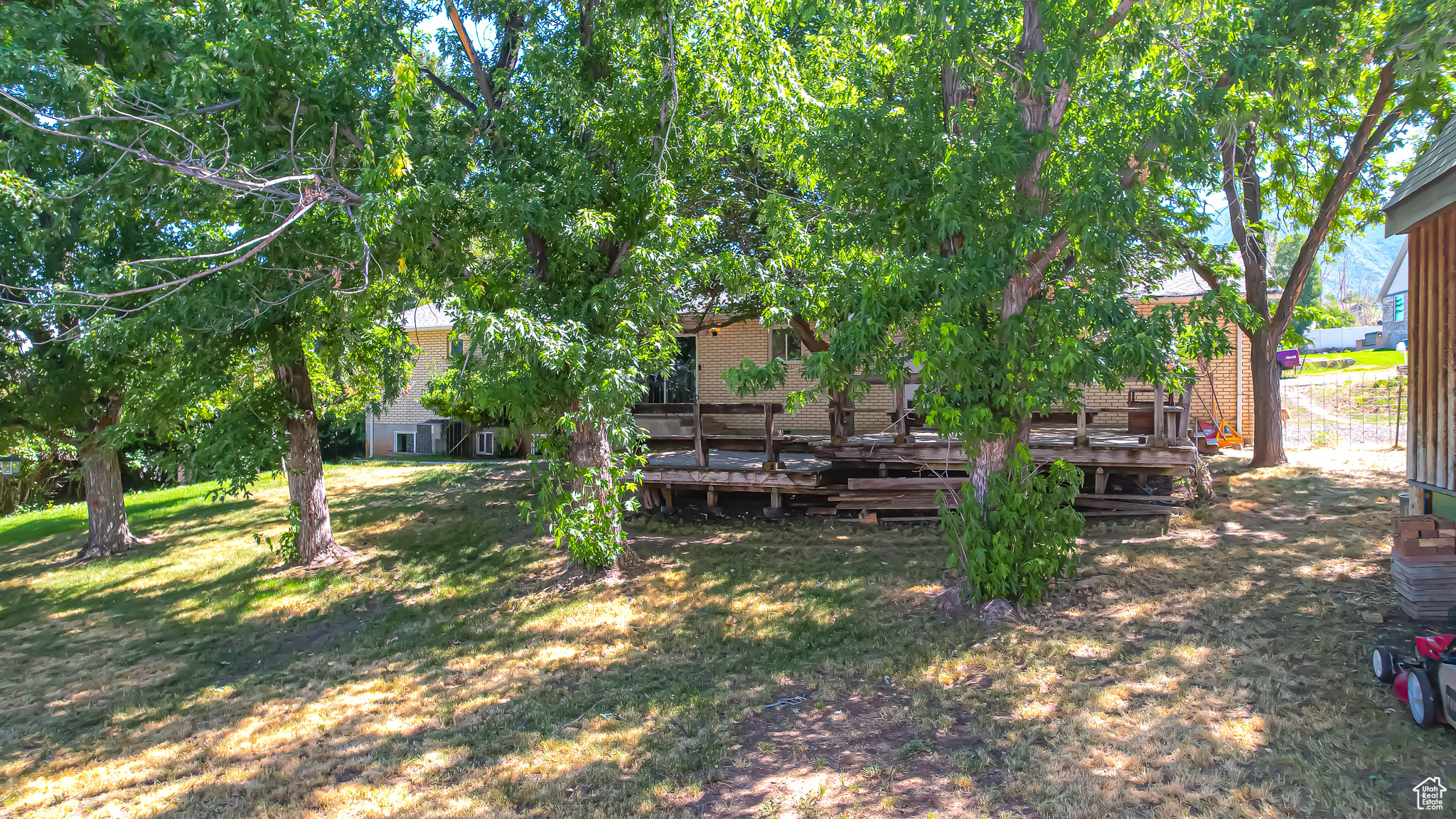 44 S ASTOR LN