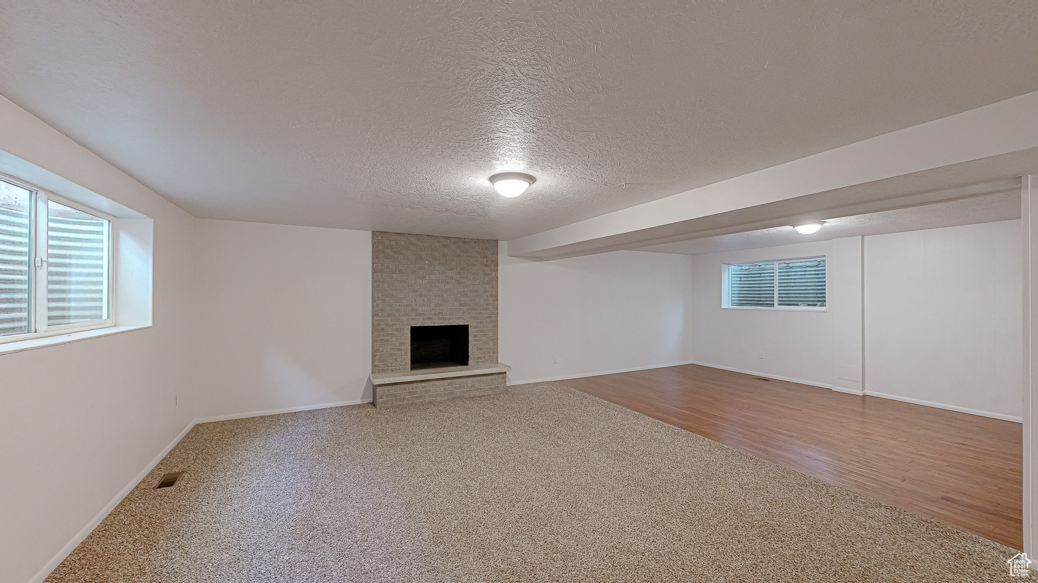 44 S ASTOR LN