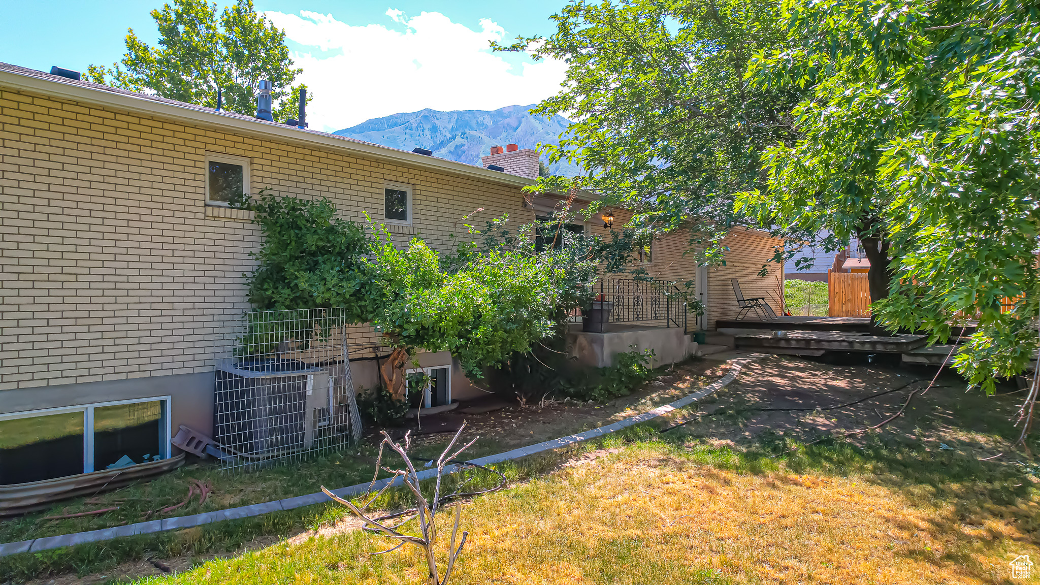 44 S ASTOR LN
