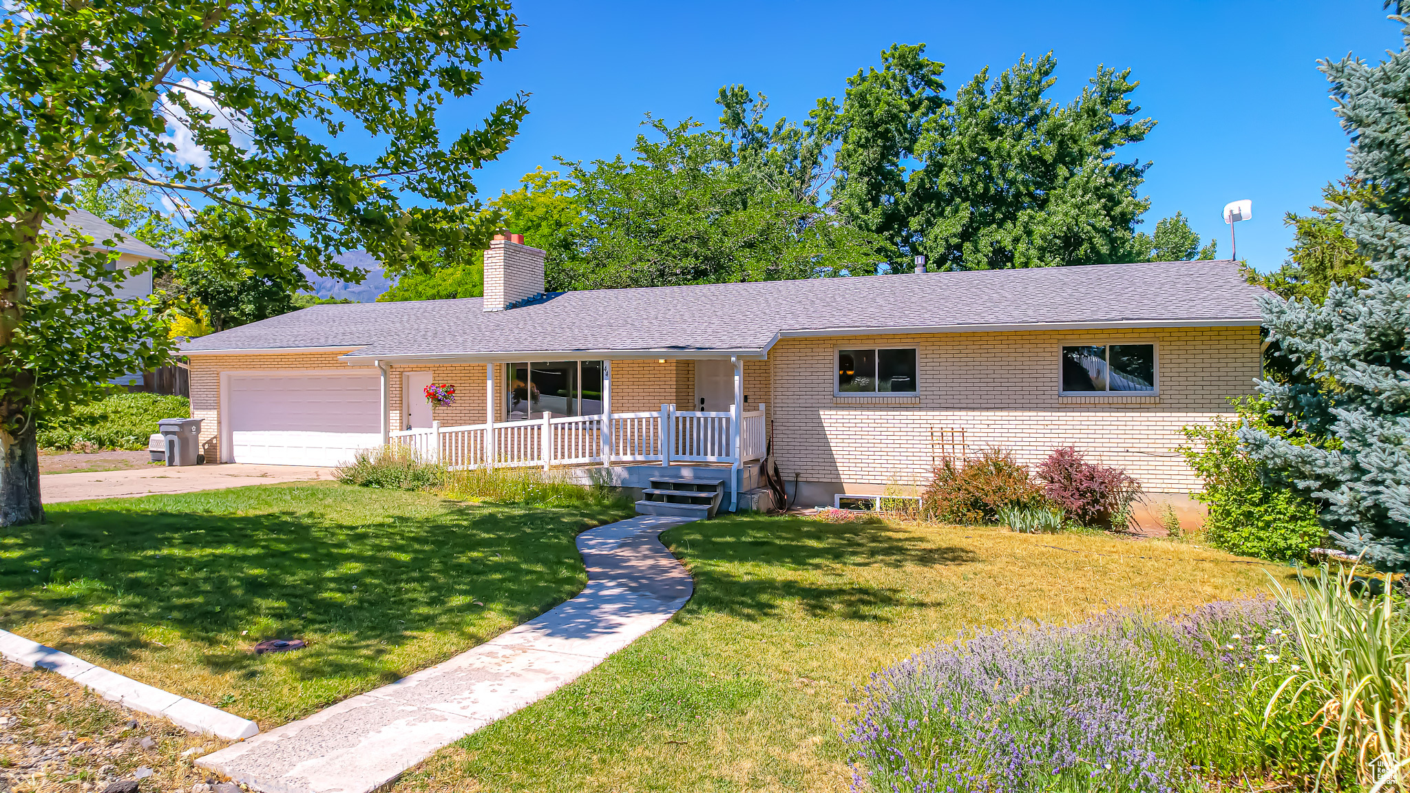 44 S ASTOR LN