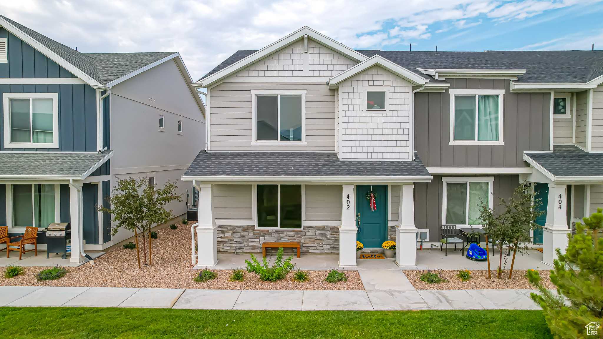 402 N REGATTA LN