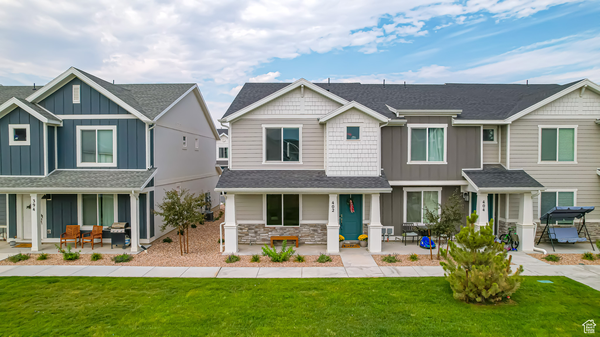 402 N REGATTA LN