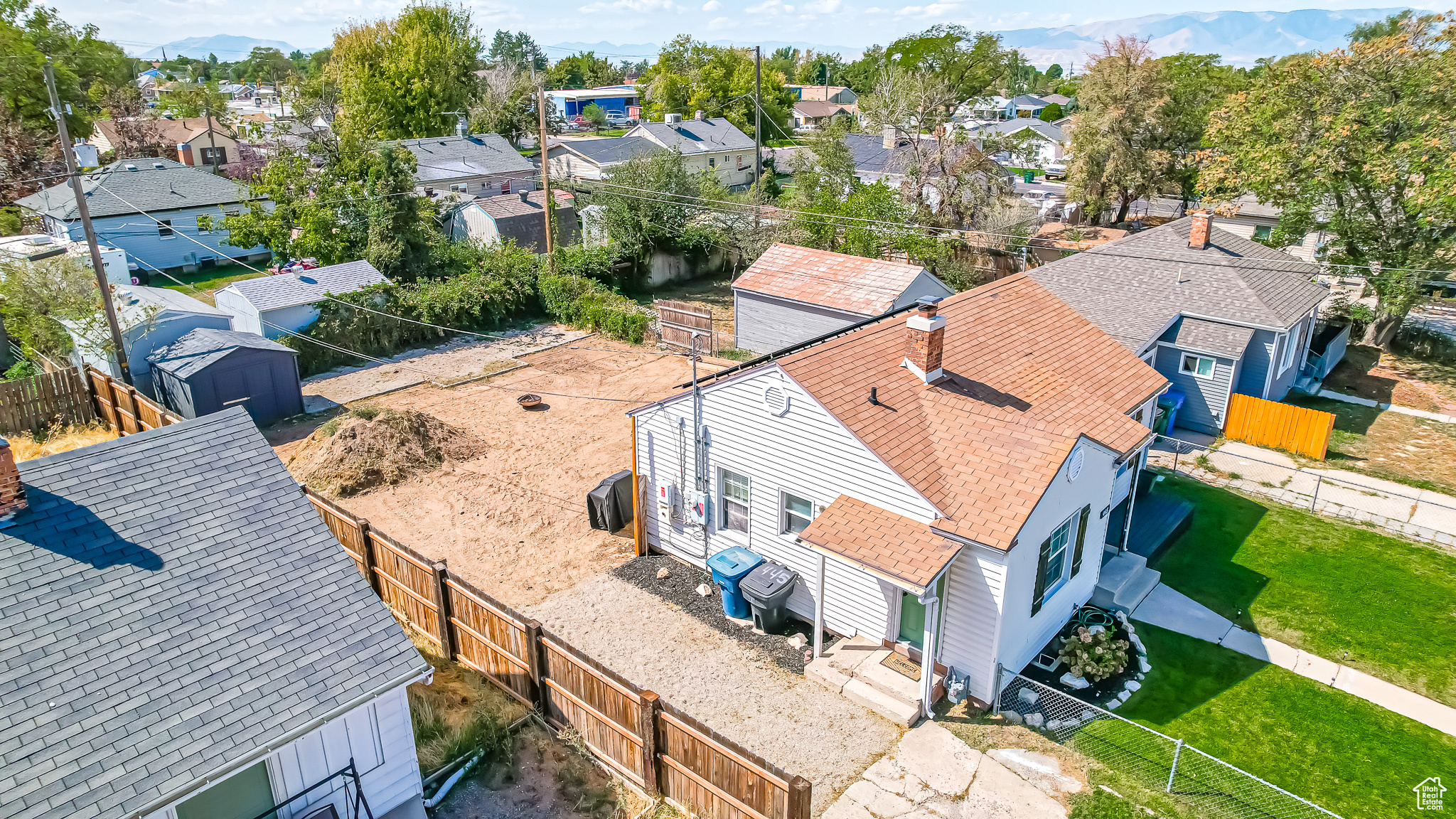 445 BEVERLY AVE