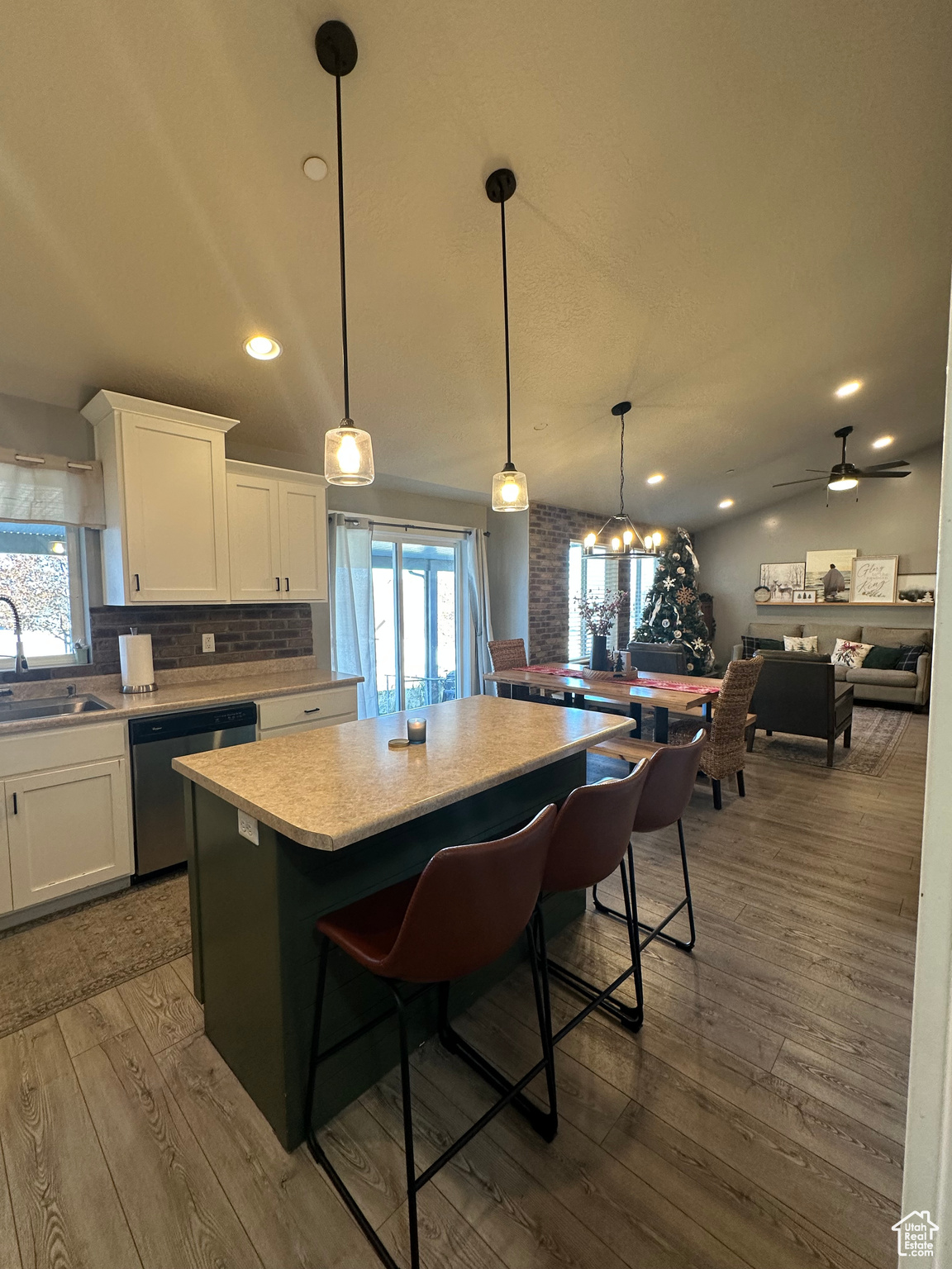 1059 N QUAIL RUN LN