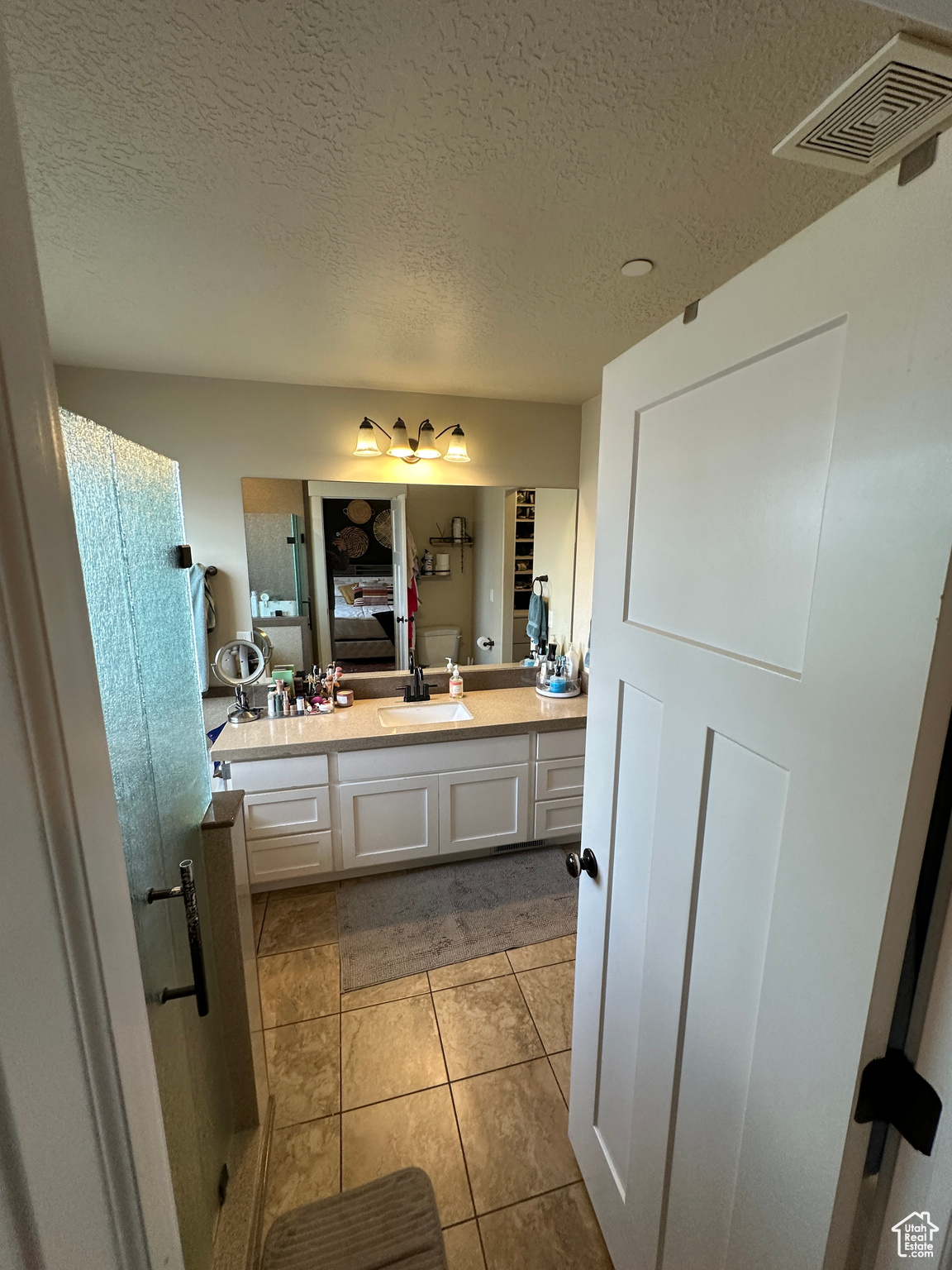 1059 N QUAIL RUN LN