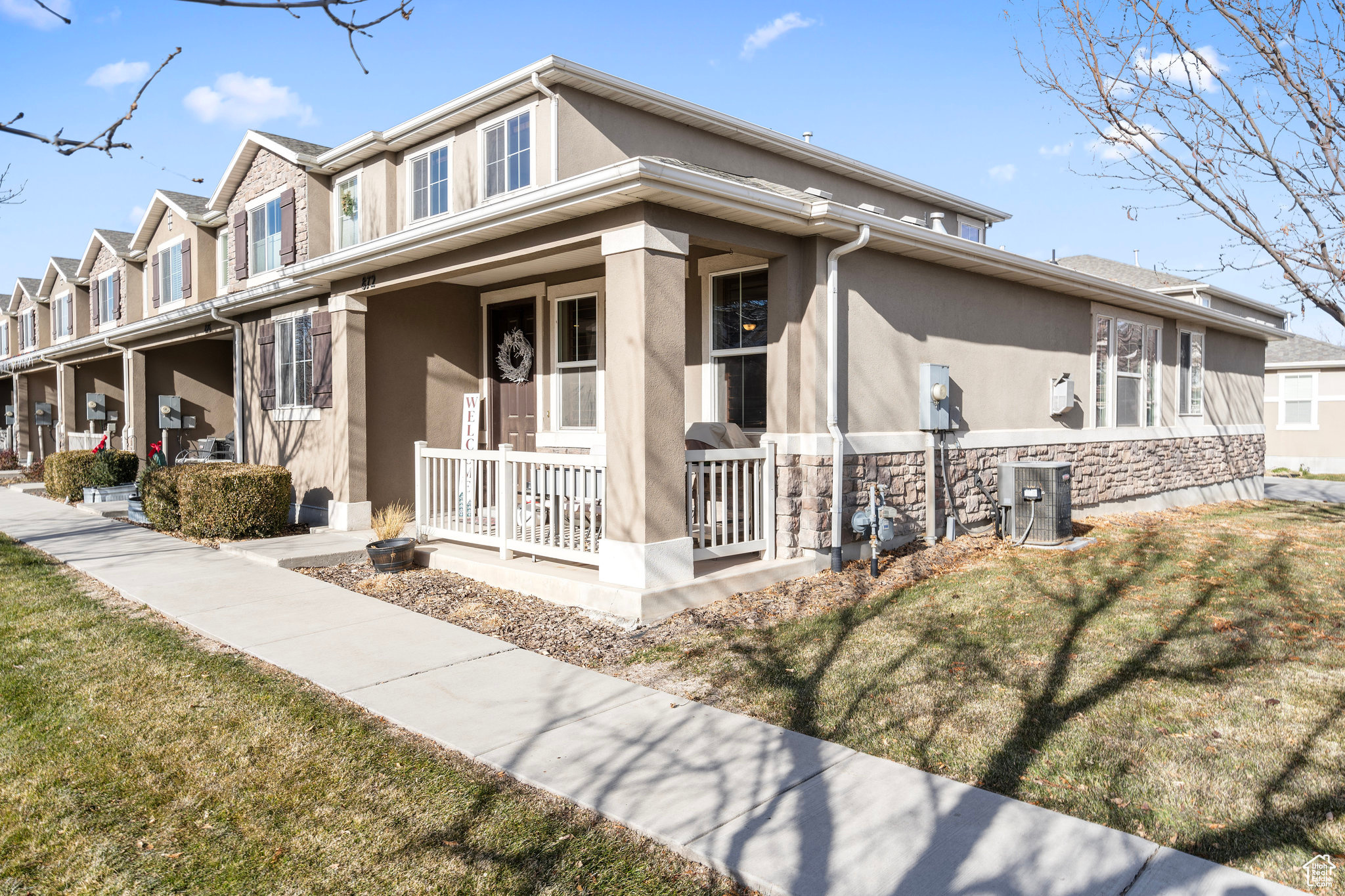 872 W BERKELEY DR