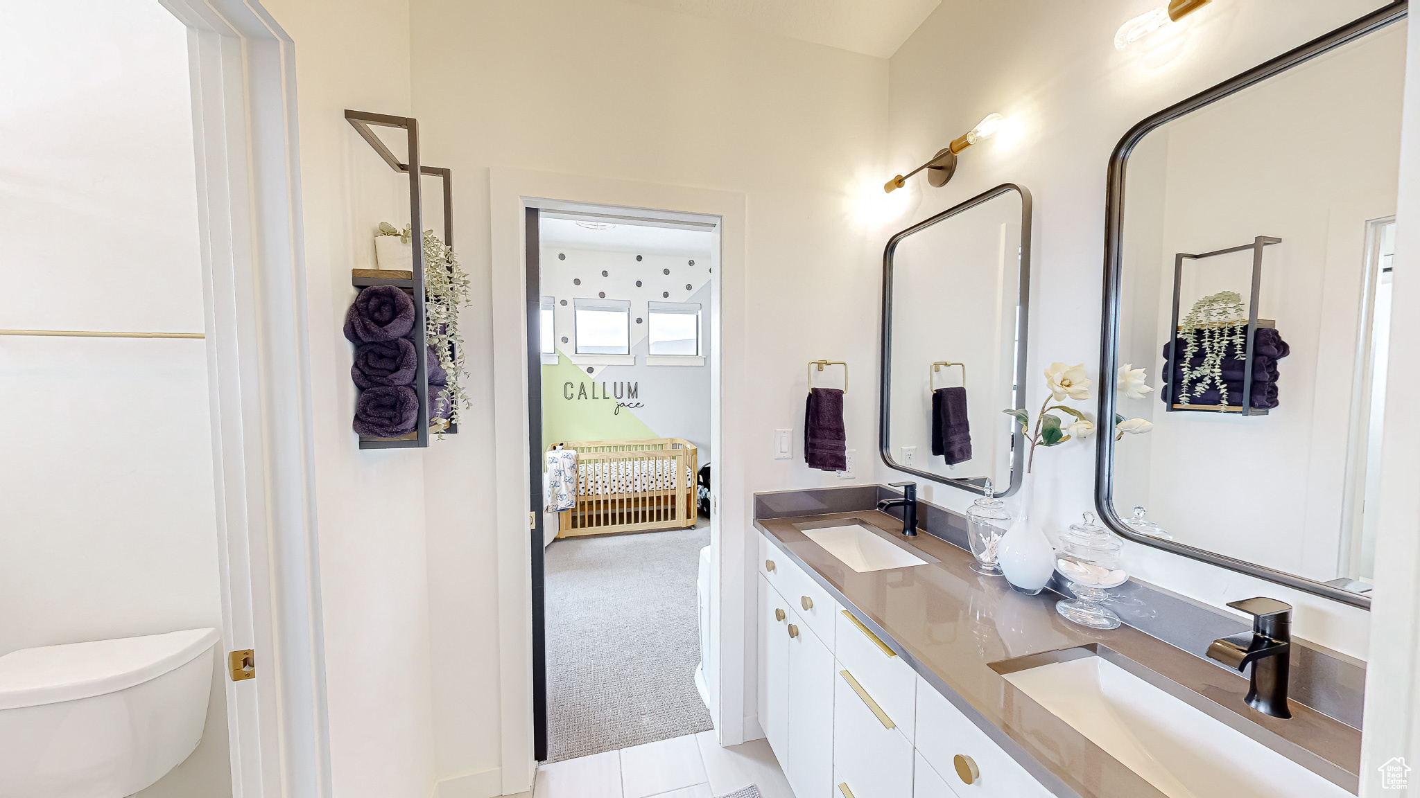 1244 N WASHOUGAL