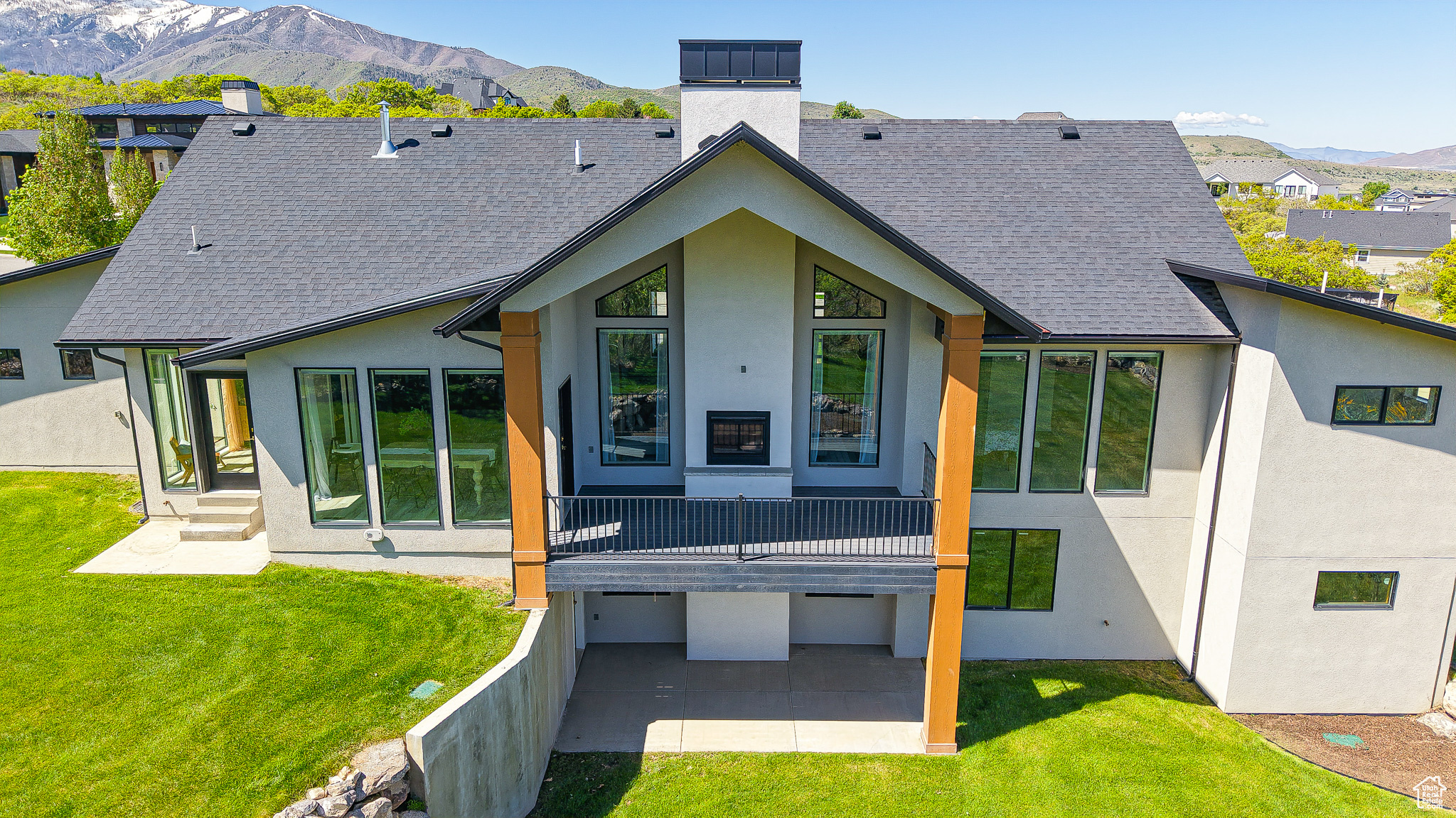 1244 N WASHOUGAL