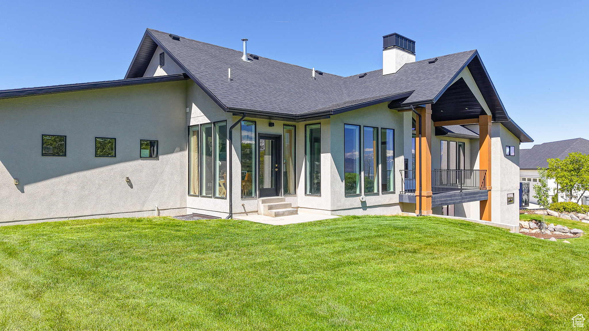 1244 N WASHOUGAL