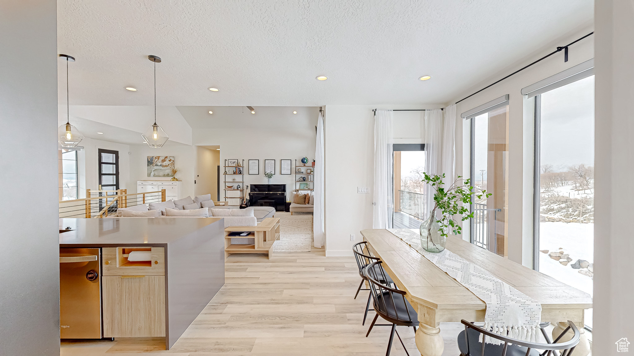1244 N WASHOUGAL