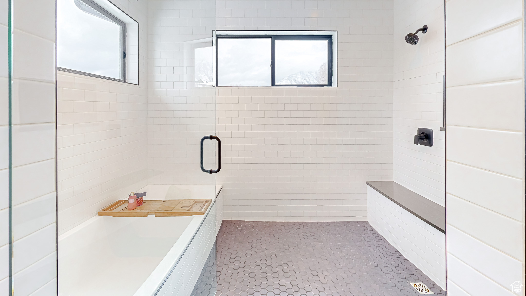 1244 N WASHOUGAL